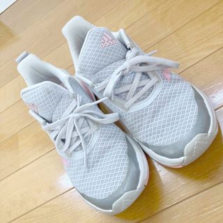 アディダス(adidas)のadidas グレー　ピンク　メッシュ　22(スニーカー)