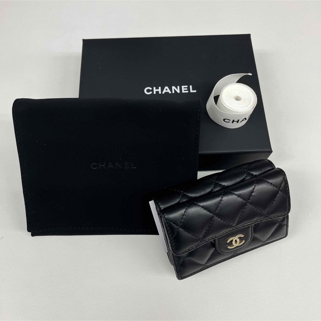 CHANEL クラシックスモールフラップウォレット