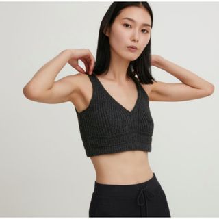 ユニクロ(UNIQLO)の3Dリブニットブラ(セット/コーデ)