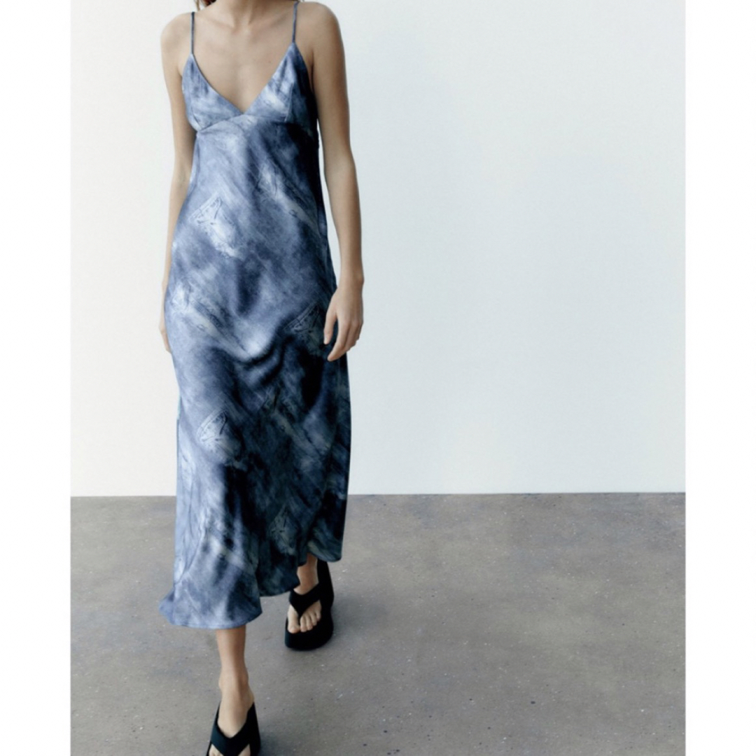 ZARA - プリントサテンスリップワンピースの通販 by ぽんぽこ's ZARA - プリントサテンスリップワンピースの通販 by ぽんぽこ's