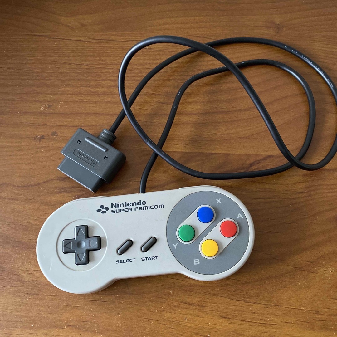 スーパーファミコン(スーパーファミコン)のニンテンドースーパーファミコンのコントローラー　178 エンタメ/ホビーのゲームソフト/ゲーム機本体(家庭用ゲーム機本体)の商品写真