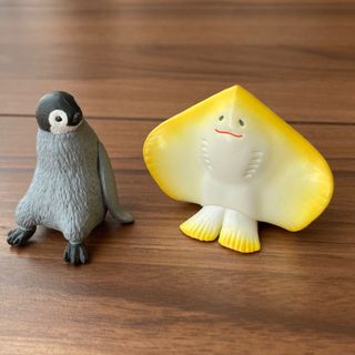 ガチャガチャ　エイの裏側かわいい　ふちやすみペンギン(その他)