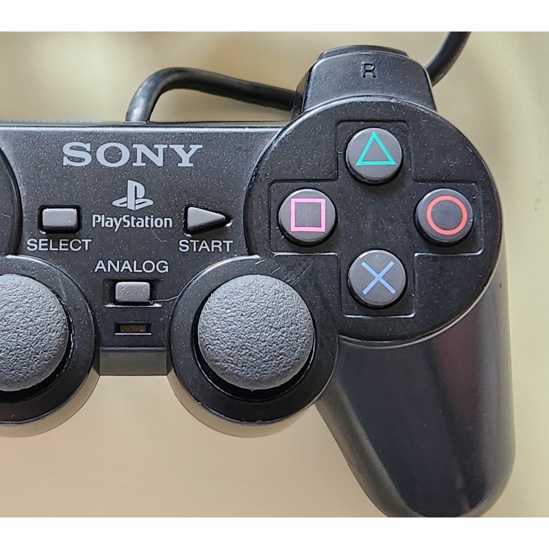 PlayStation2(プレイステーション2)のPS2コントローラー 純正品 ブラック　２個セット エンタメ/ホビーのゲームソフト/ゲーム機本体(家庭用ゲーム機本体)の商品写真