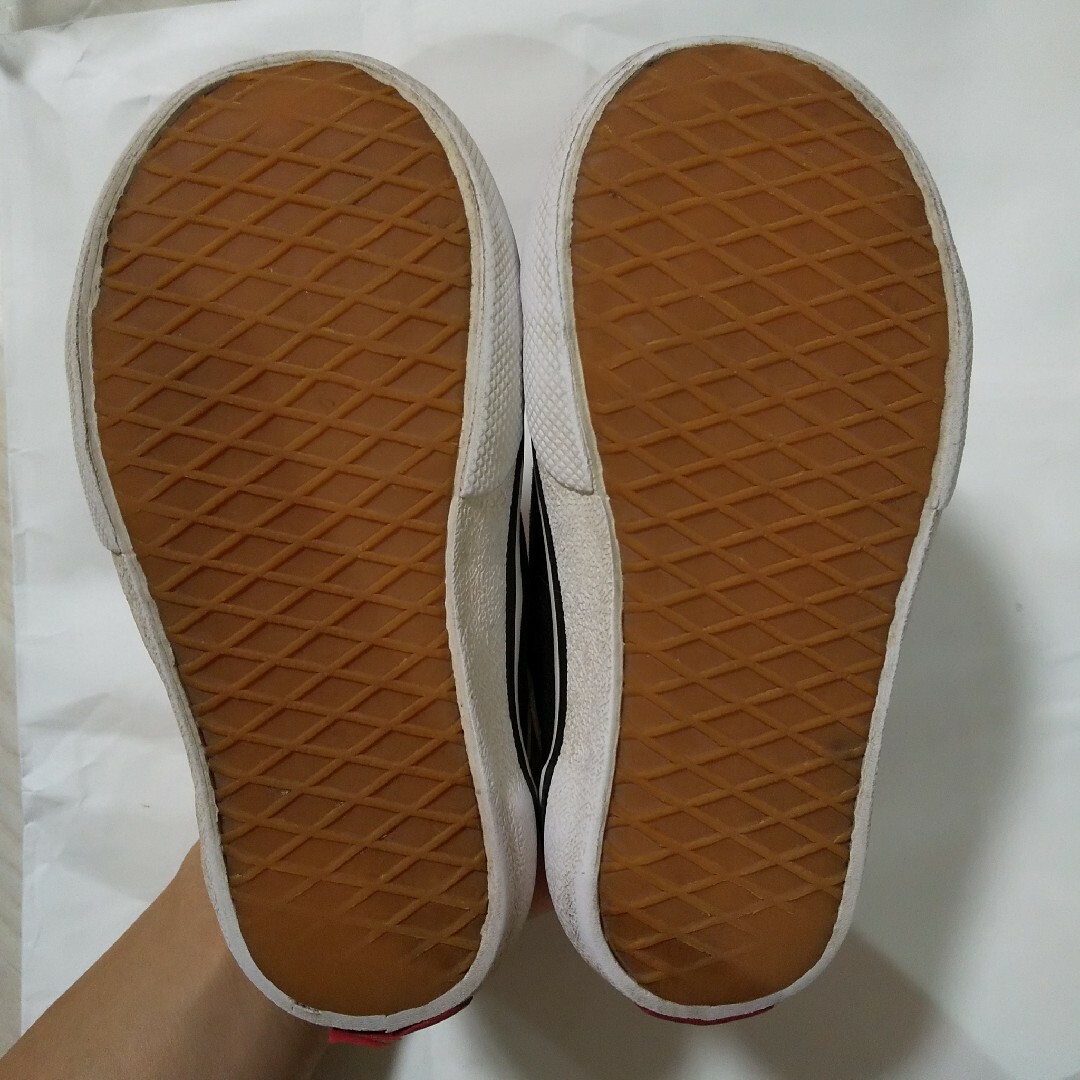 VANS(ヴァンズ)の16cm VANS バンズオールドスクール  ブラック  マジックテープ 　黒 キッズ/ベビー/マタニティのキッズ靴/シューズ(15cm~)(スニーカー)の商品写真