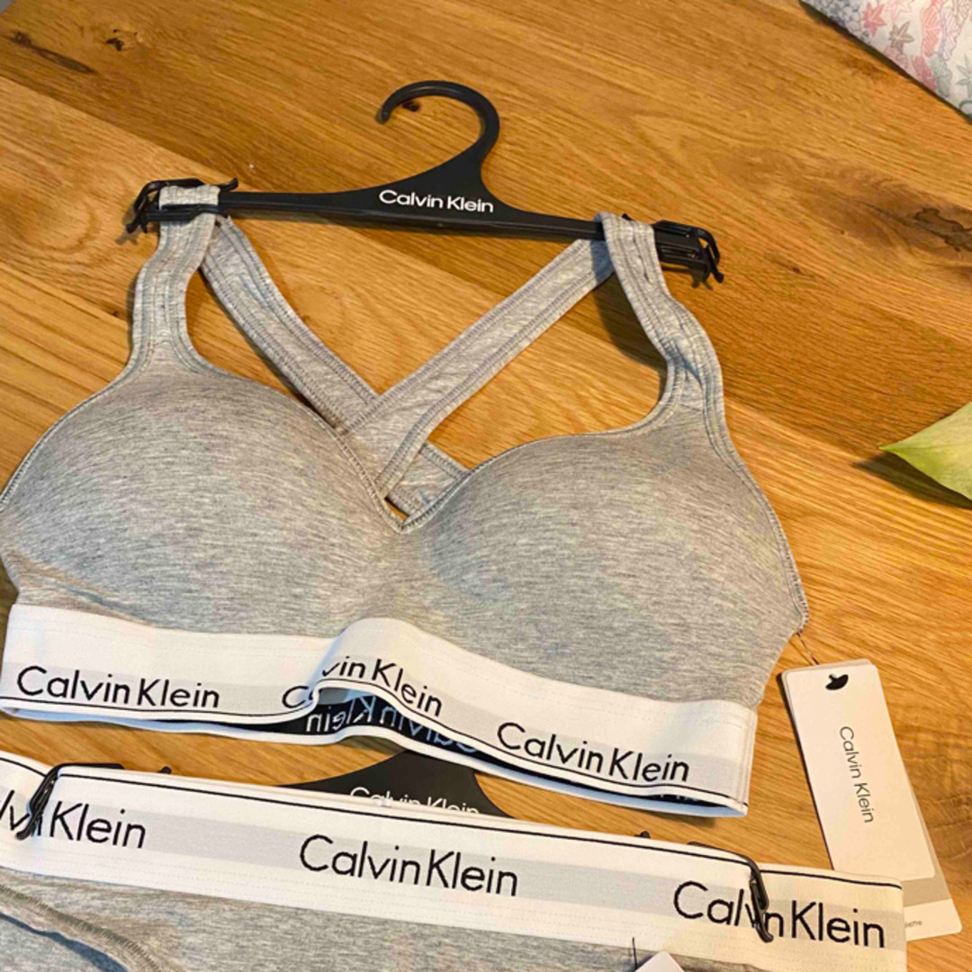 Calvin Klein(カルバンクライン)の★カルバンクライン★ブラレット レディースの下着/アンダーウェア(ブラ)の商品写真