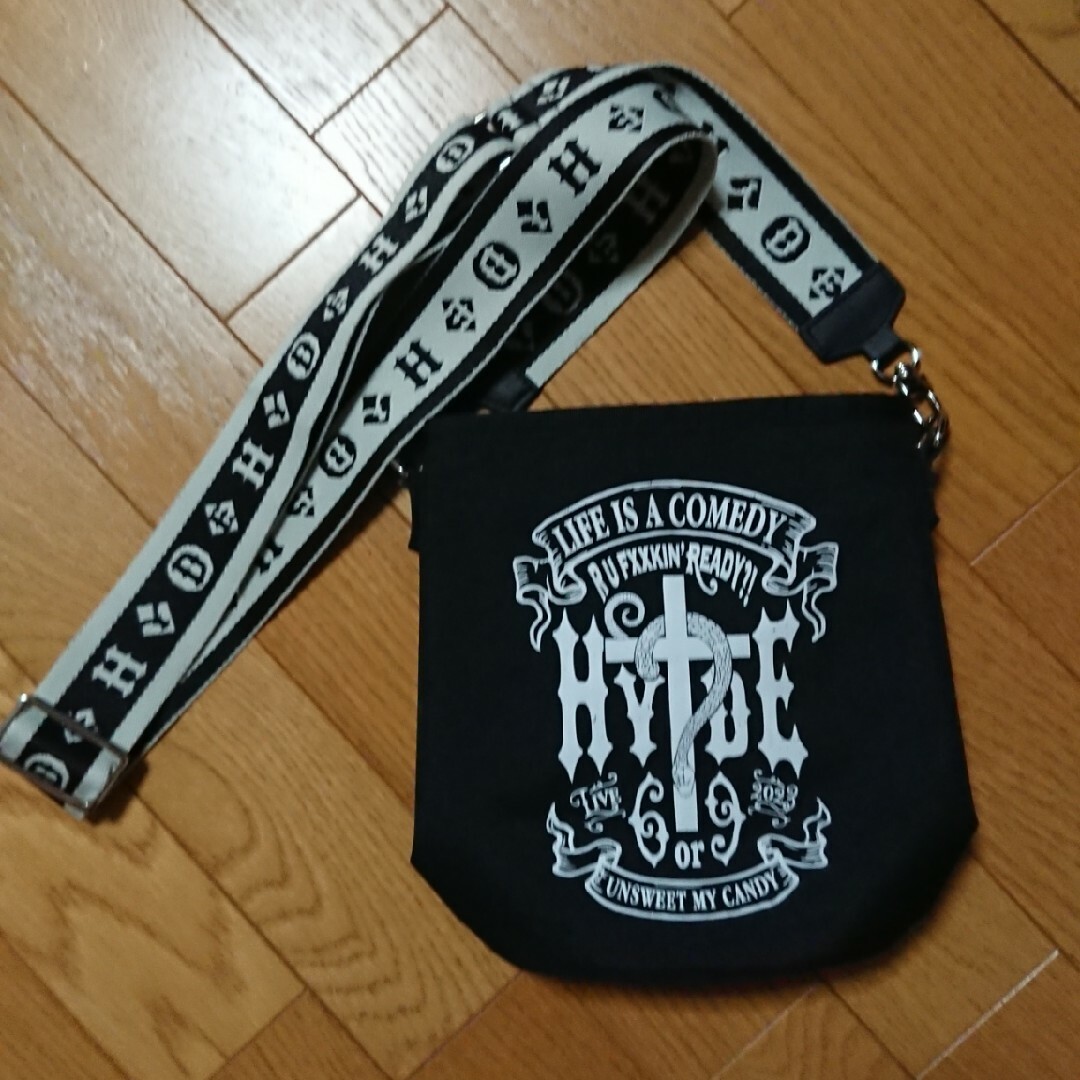 L'Arc～en～Ciel(ラルクアンシエル)のHYDE LIVE 2023のグッズ ポーチ エンタメ/ホビーのタレントグッズ(ミュージシャン)の商品写真