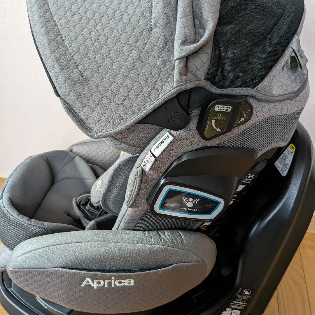 Aprica(アップリカ)のアップリカフラディア グロウ ISOFIX 360°セーフティー プレミアム キッズ/ベビー/マタニティの外出/移動用品(自動車用チャイルドシート本体)の商品写真