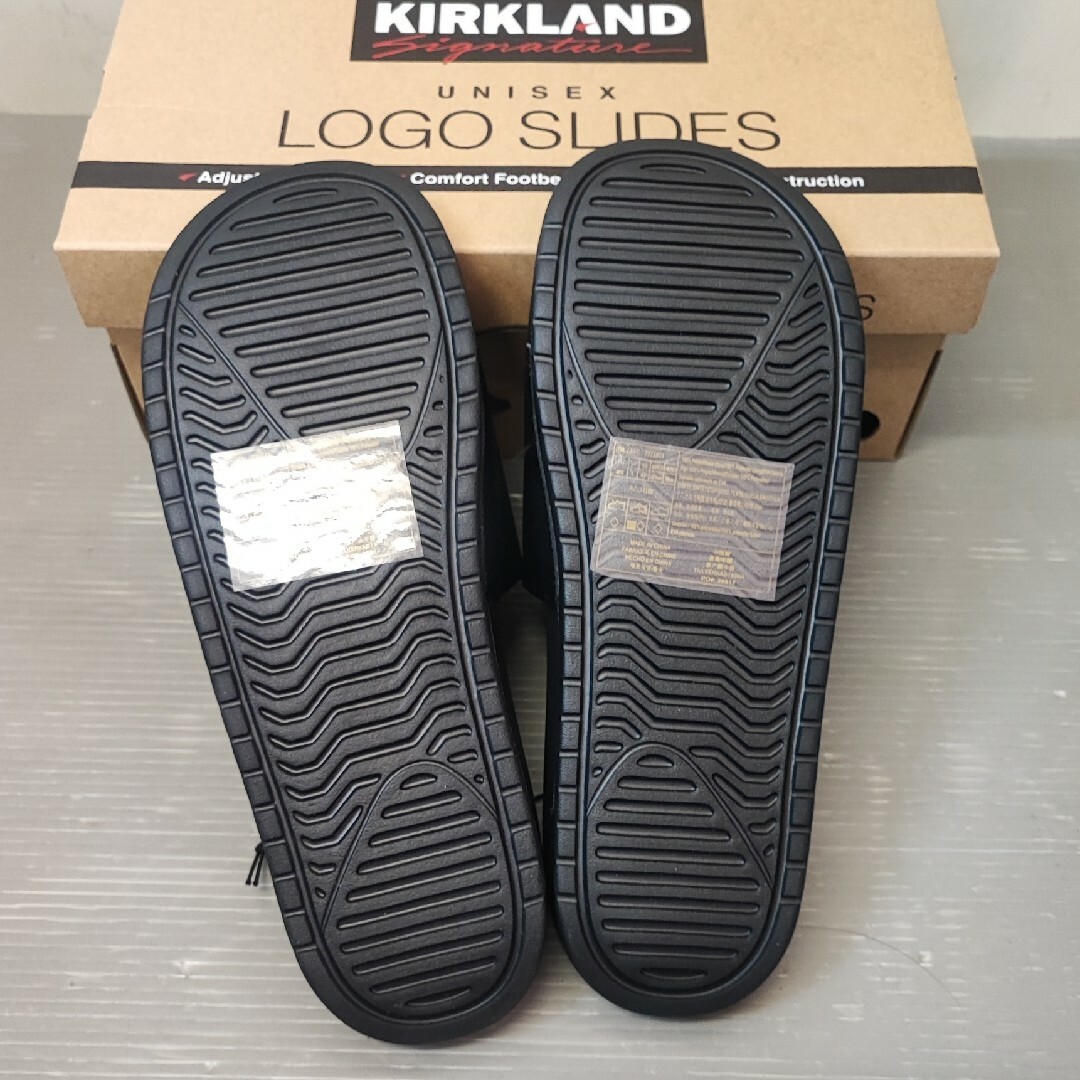 KIRKLAND(カークランド)のカークランドシグネチャー ユニセックス ロゴサンダルKirkland メンズの靴/シューズ(サンダル)の商品写真