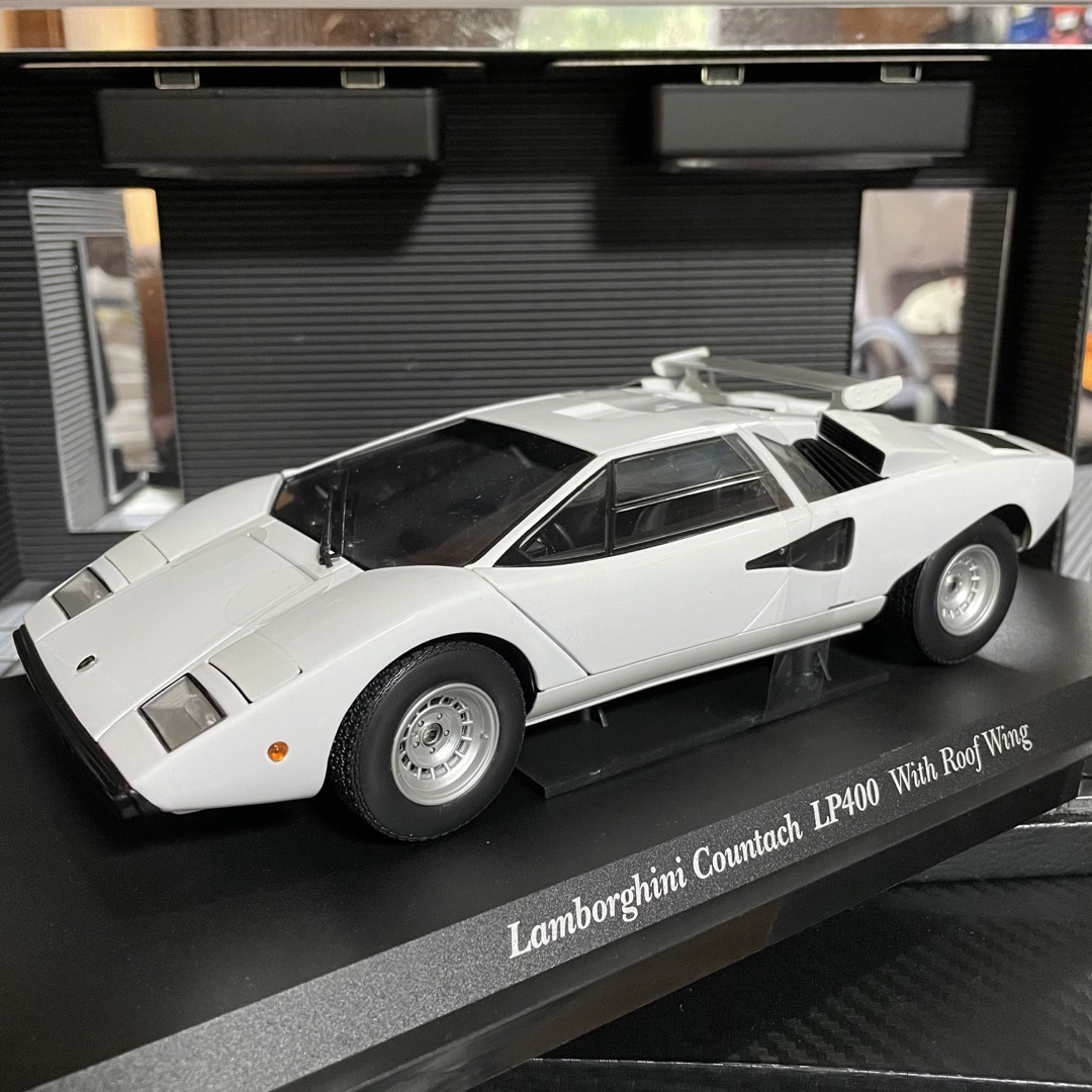京商1/18 ランボルギーニカウンタックLP400 with roof wing 京商1/18 ランボルギーニカウンタックLP400 with roof wing