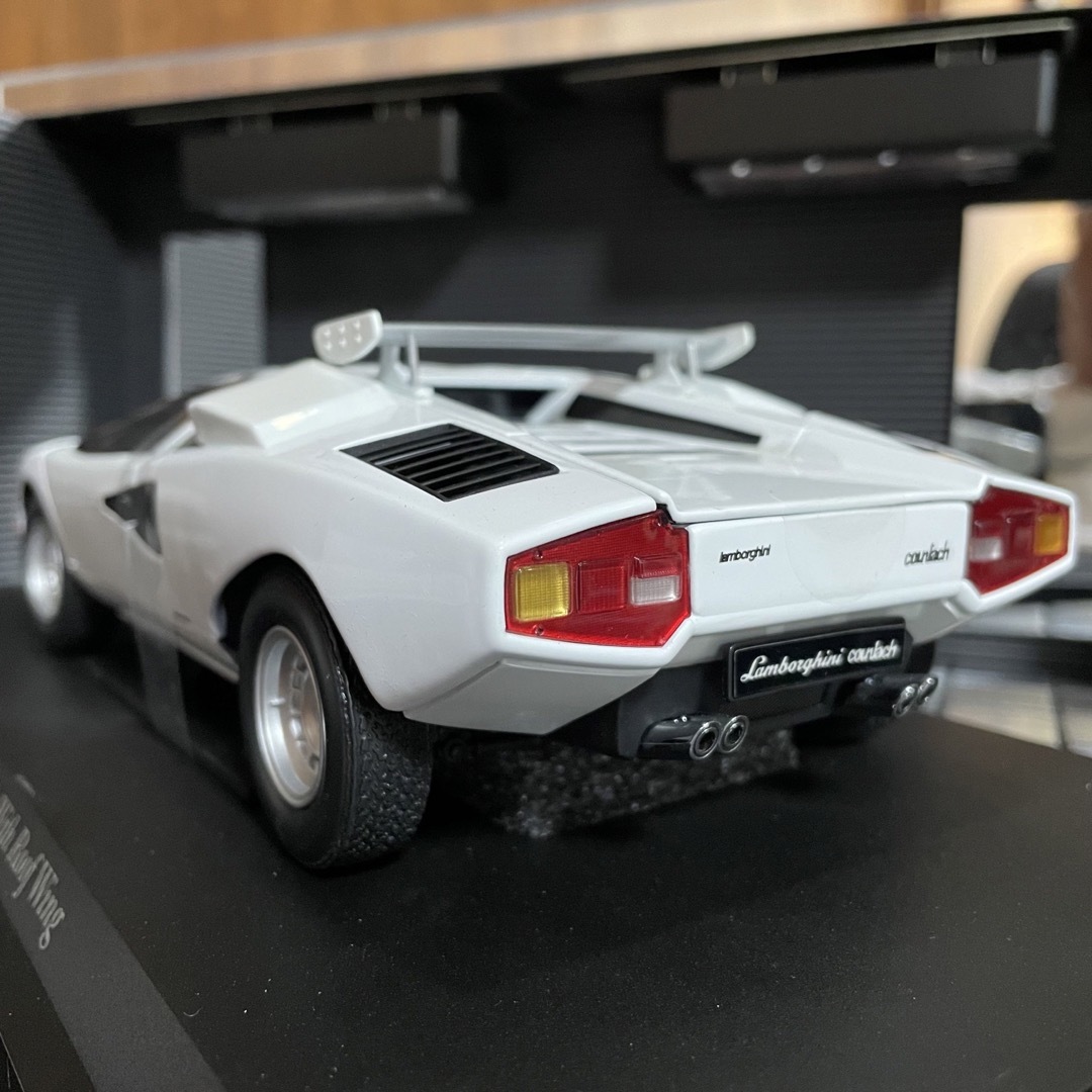 京商1/18 ランボルギーニカウンタックLP400 with roof wing