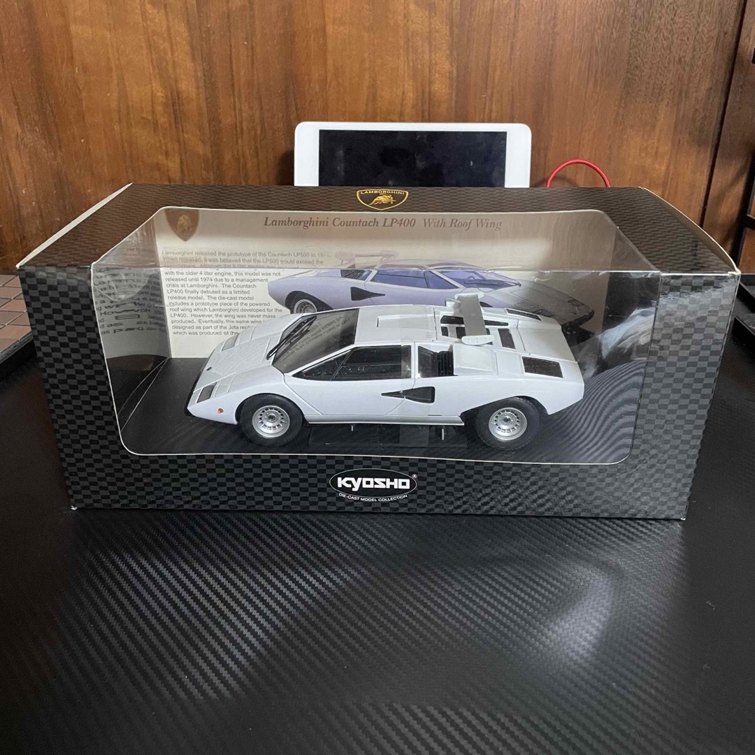 京商1/18 ランボルギーニカウンタックLP400 with roof wing 京商1/18 ランボルギーニカウンタックLP400 with roof wing