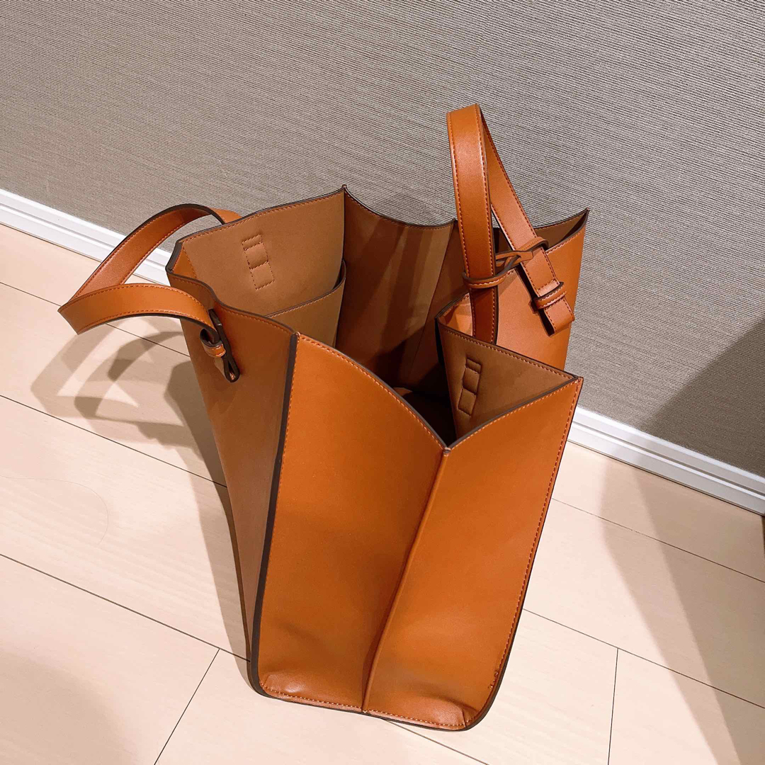 Mila Owen(ミラオーウェン)のミラオーウェン　A4収納可能　ハンドバッグ レディースのバッグ(ハンドバッグ)の商品写真