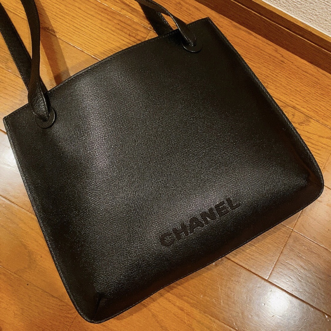 Chanel ショルダーバッグ (すごく使用しやすい！Gカード付き！)