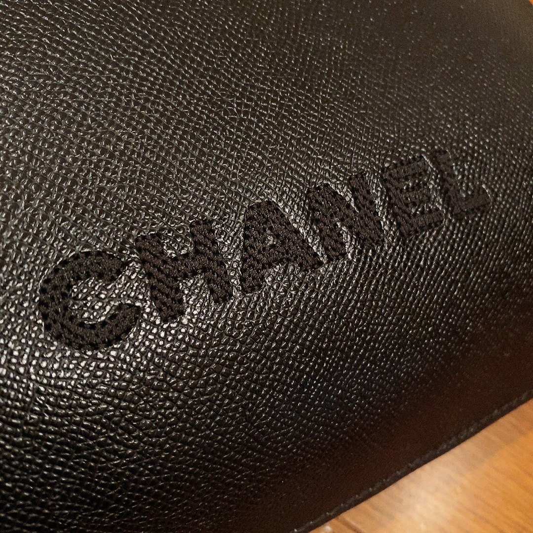 Chanel ショルダーバッグ (すごく使用しやすい！Gカード付き！)