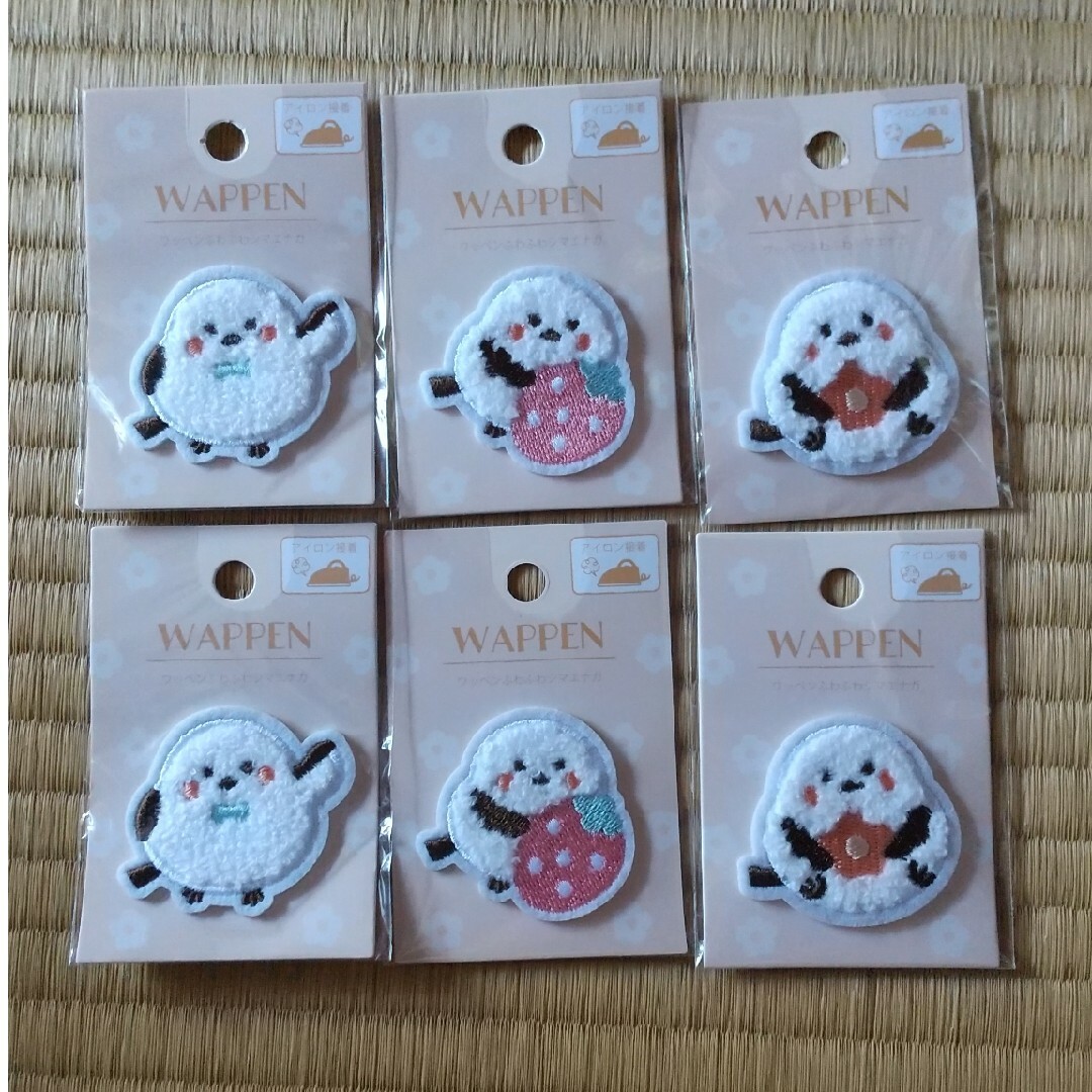 ☆ ワッペンふわふわシマエナガ いちご 蝶ネクタイ 花 わっぺん セリア ☆ ハンドメイドの素材/材料(各種パーツ)の商品写真
