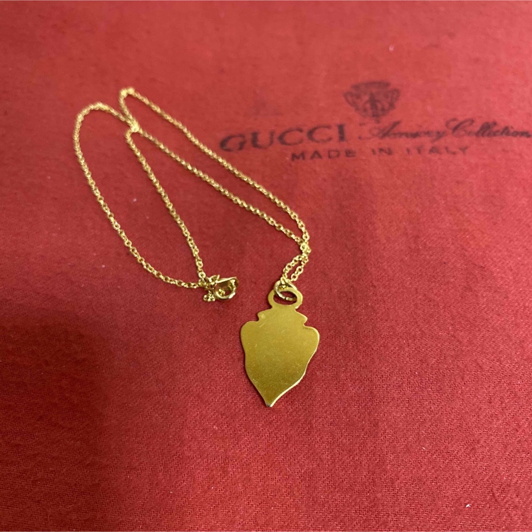 Gucci(グッチ)の未使用　GUCCI オールド　グッチ　クレストチャーム　ネックレス　ゴールド　 メンズのアクセサリー(ネックレス)の商品写真