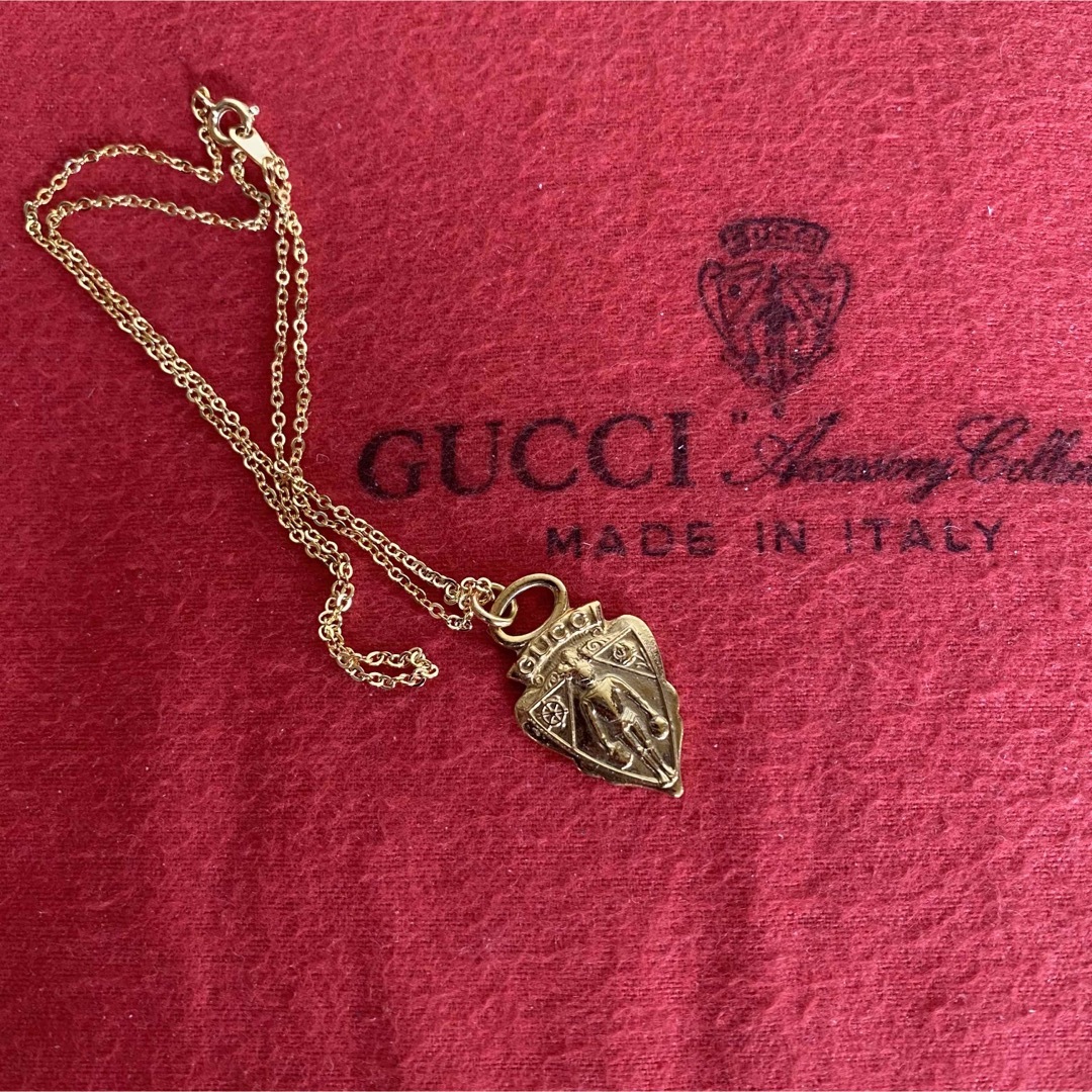 Gucci(グッチ)の未使用　GUCCI オールド　グッチ　クレストチャーム　ネックレス　ゴールド　 メンズのアクセサリー(ネックレス)の商品写真