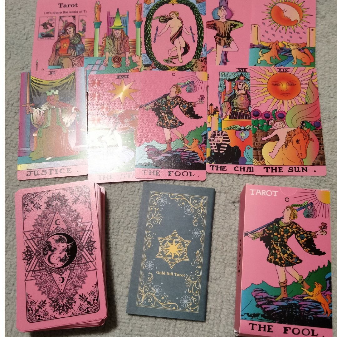 未使用タロットカード　The fool pink エンタメ/ホビーの本(趣味/スポーツ/実用)の商品写真