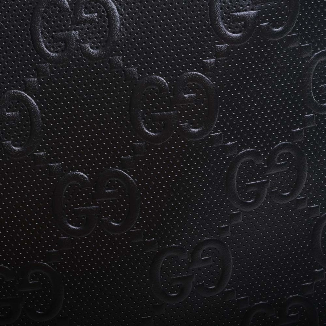 Gucci - 【中古】Gucci グッチ GGエンボス ミディアム メッセンジャー