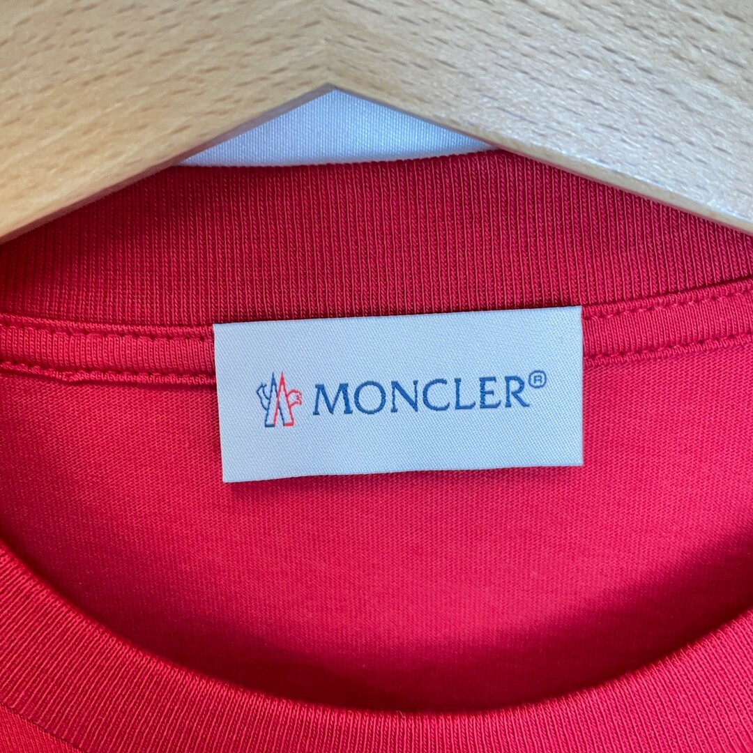 MONCLER(モンクレール)の新品 Monclerモンクレール 　ロングスリーブ Tシャツ　レッド　10A キッズ/ベビー/マタニティのキッズ服男の子用(90cm~)(Tシャツ/カットソー)の商品写真