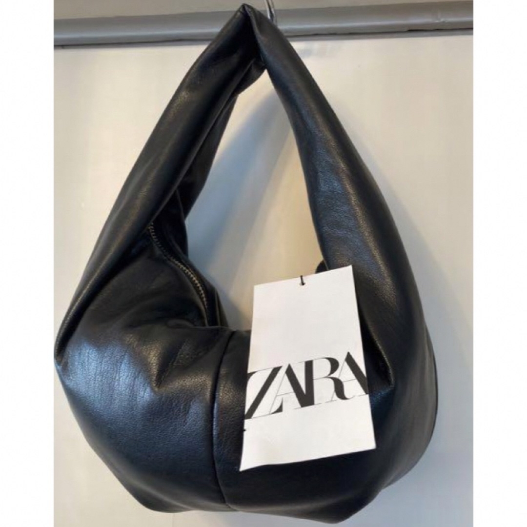 ZARA - ZARA ザラ オーバルバケットバッグ 定価¥5990 新品 未 ZARA - ZARA ザラ オーバルバケットバッグ 定価¥5990 新品 未