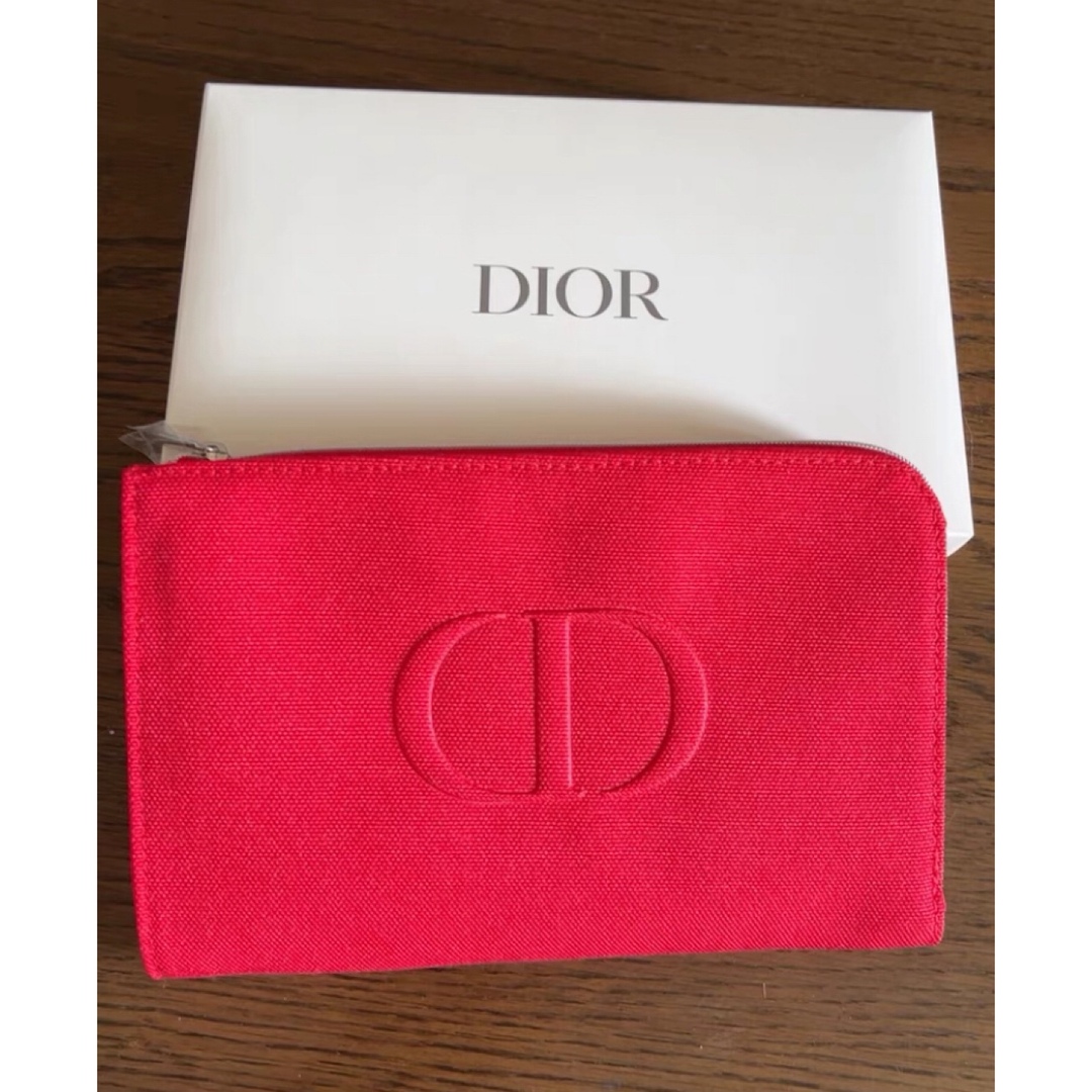 Christian Dior(クリスチャンディオール)の【新品未使用】最新ディオール　ノベルティ　コスメポーチ　 レディースのファッション小物(ポーチ)の商品写真