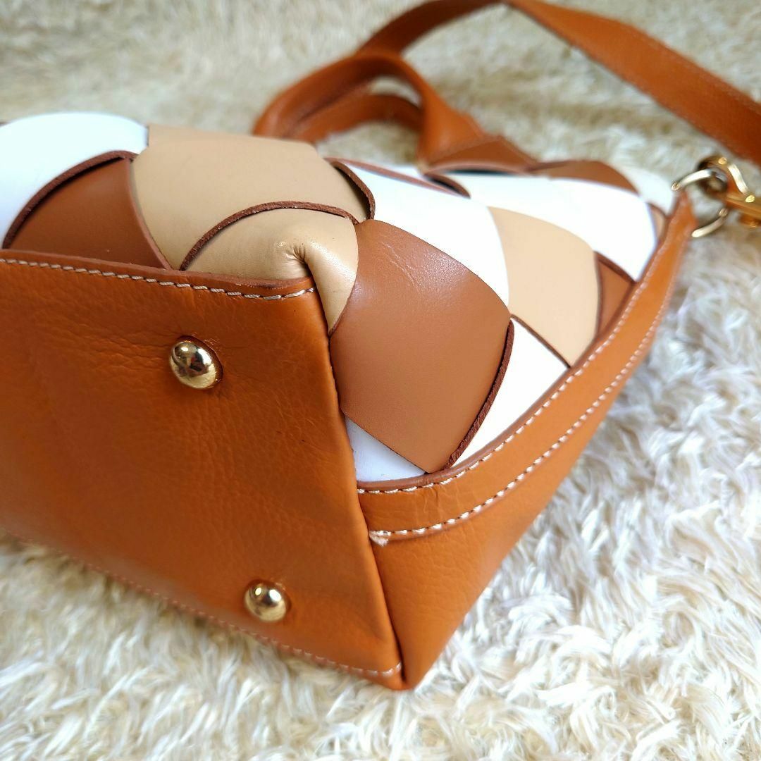 希少モデル》 IACUCCI 編み込み 2way レザー ショルダーバッグ