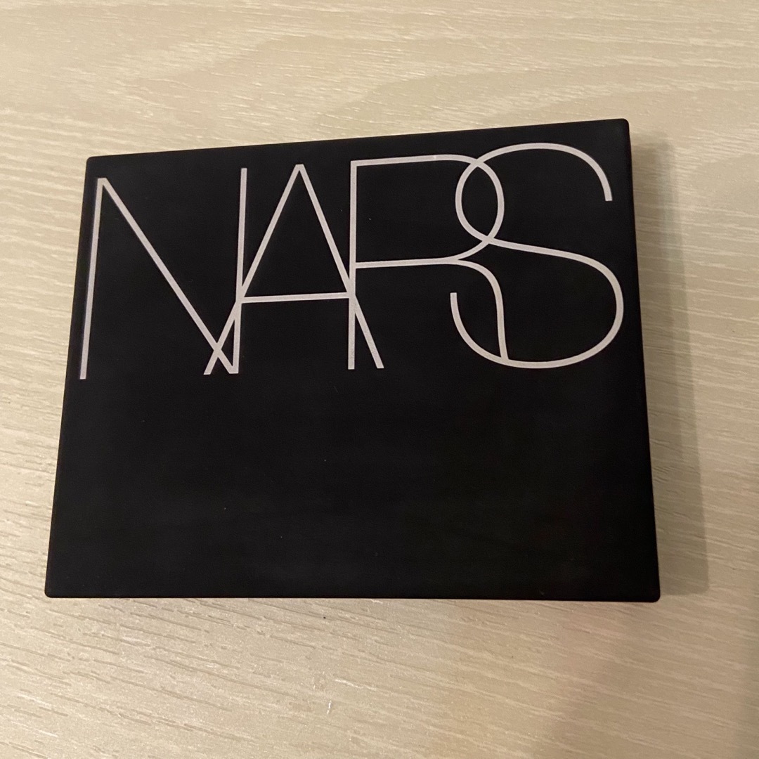 NARS(ナーズ)のNARS アイシャドーパレット コスメ/美容のベースメイク/化粧品(アイシャドウ)の商品写真