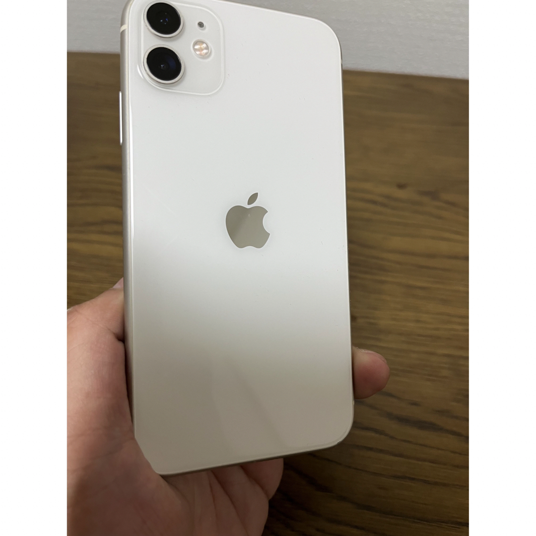 【完動品】iPhone11 64GB ホワイト 1