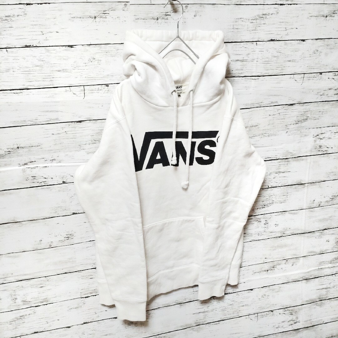 VANS(ヴァンズ)のバンズ　VANS　パーカー　プルオーバー　デカロゴ　ホワイト　M　古着 メンズのトップス(パーカー)の商品写真