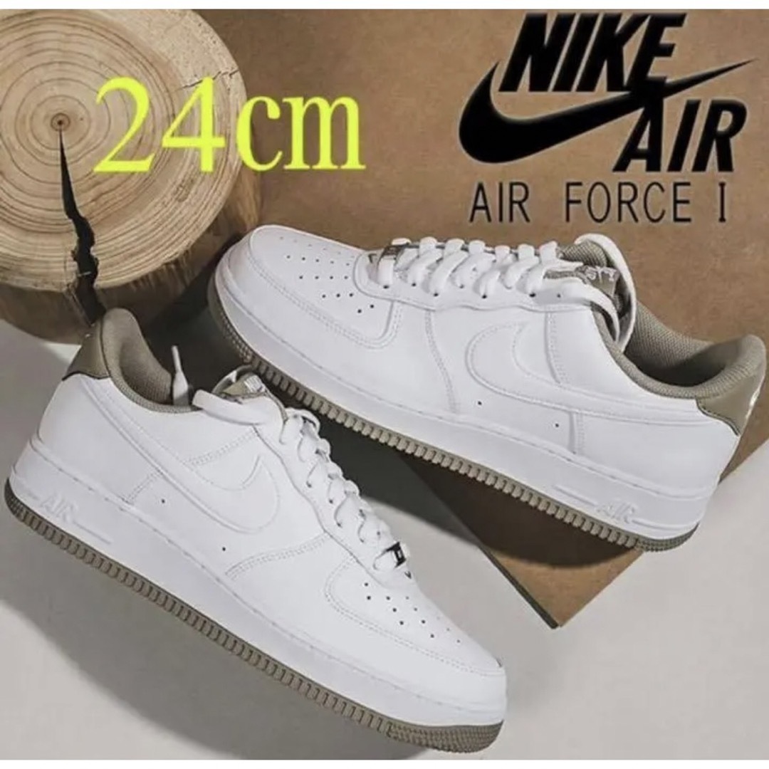 【新品】24㎝ NIKE AIR FORCE 1 ’07 ホワイト/カーキ | フリマアプリ ラクマ