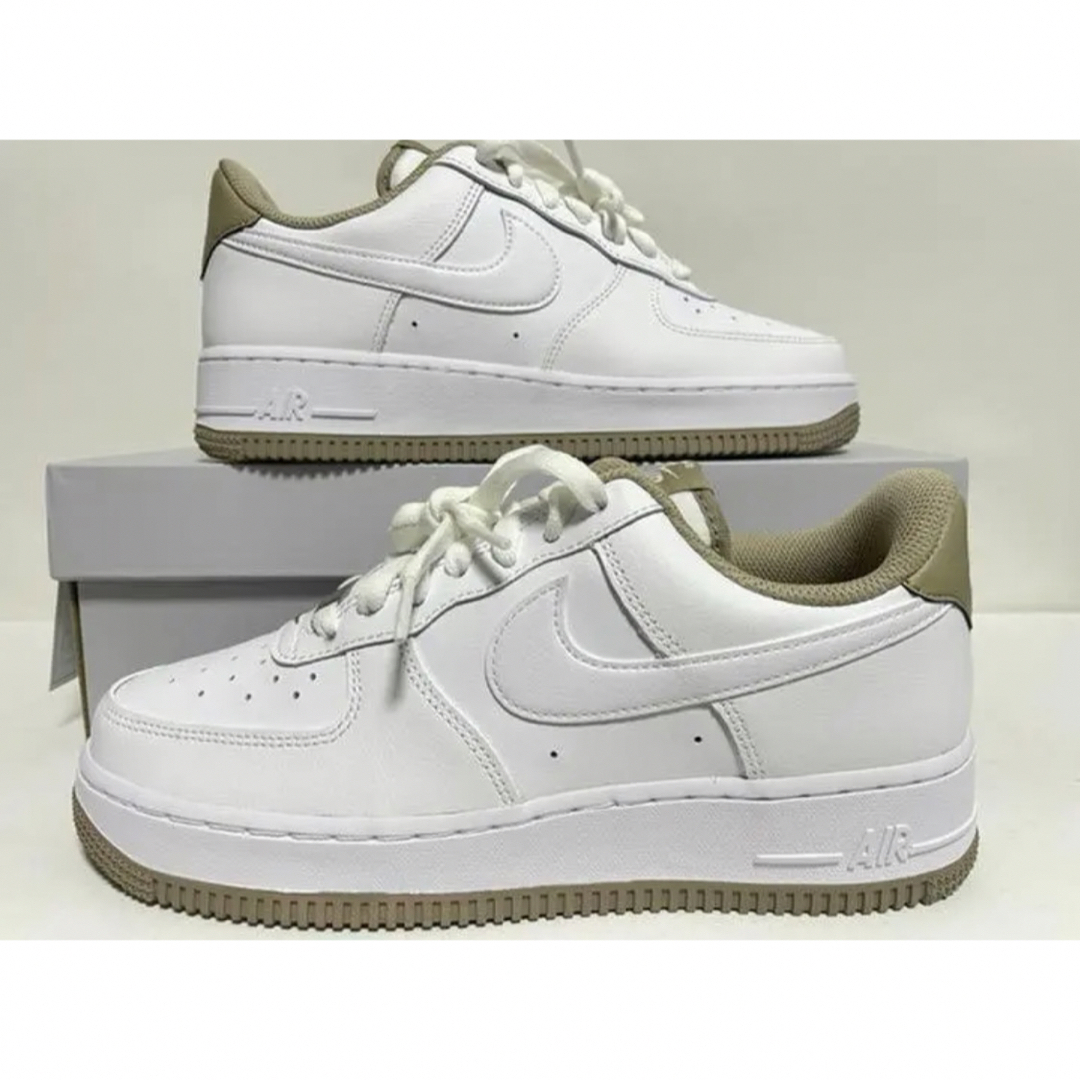 NIKE AIR FORCE 1   07  ホワイト/カーキ