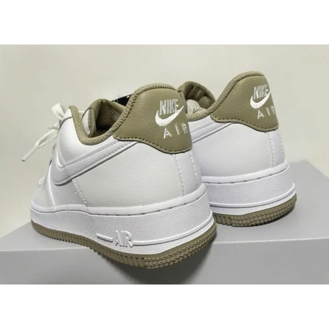 【新品】24㎝　NIKE AIR FORCE 1 ’07 ホワイト/カーキ