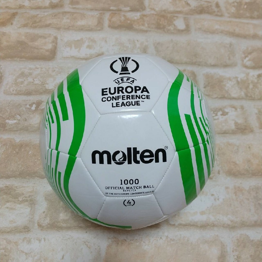 molten(モルテン)のサッカーボール 4号球 モルテン スポーツ/アウトドアのサッカー/フットサル(ボール)の商品写真