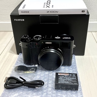 フジフイルム(富士フイルム)の美品　FUJIFILM X100V ブラック(コンパクトデジタルカメラ)