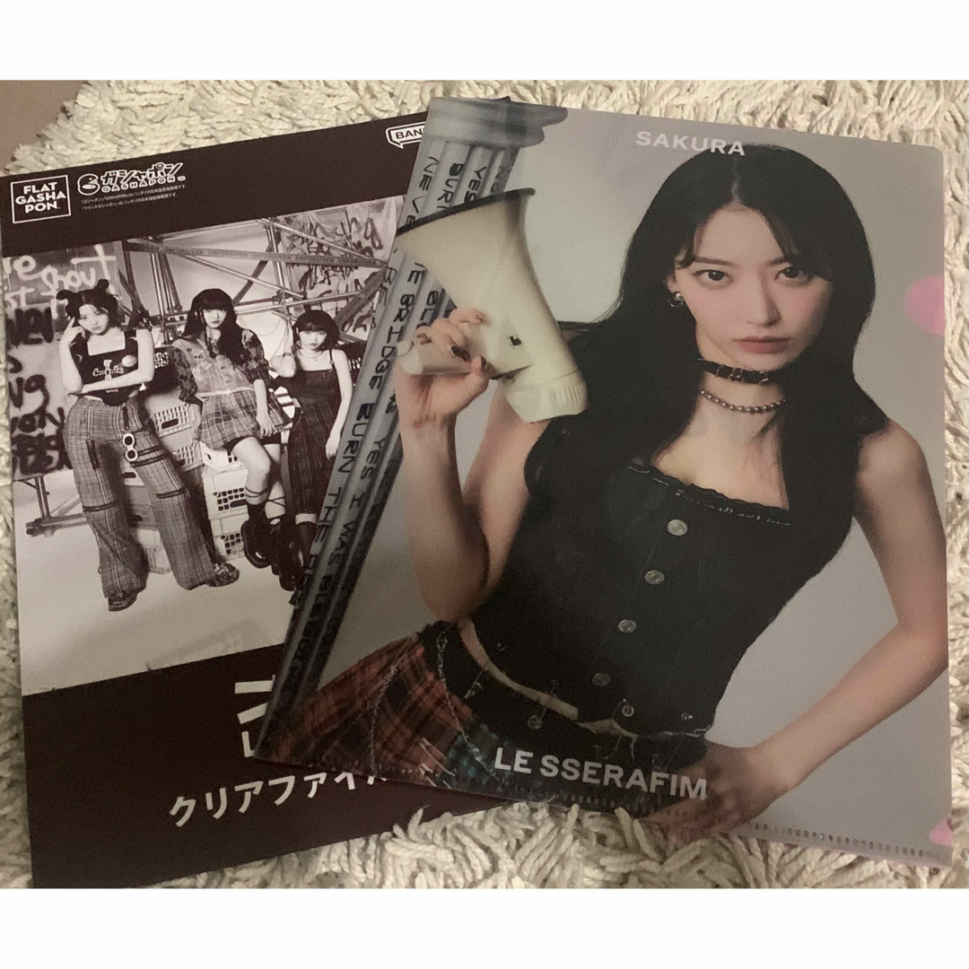 LE SSERAFIM(ルセラフィム)のルセラフィム ガチャガチャ クリアファイル エンタメ/ホビーのタレントグッズ(アイドルグッズ)の商品写真