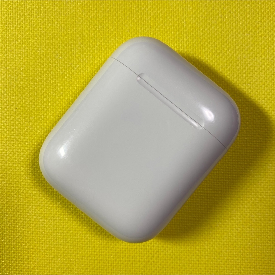 Apple(アップル)の充電器　ケース　本体　充電　正規品　純正品　第一世代　A1602 AirPods スマホ/家電/カメラのオーディオ機器(ヘッドフォン/イヤフォン)の商品写真