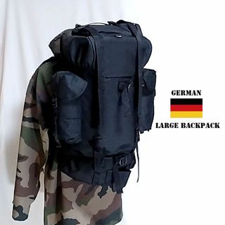 放り込んで出発！German military large backpack 黒(個人装備)