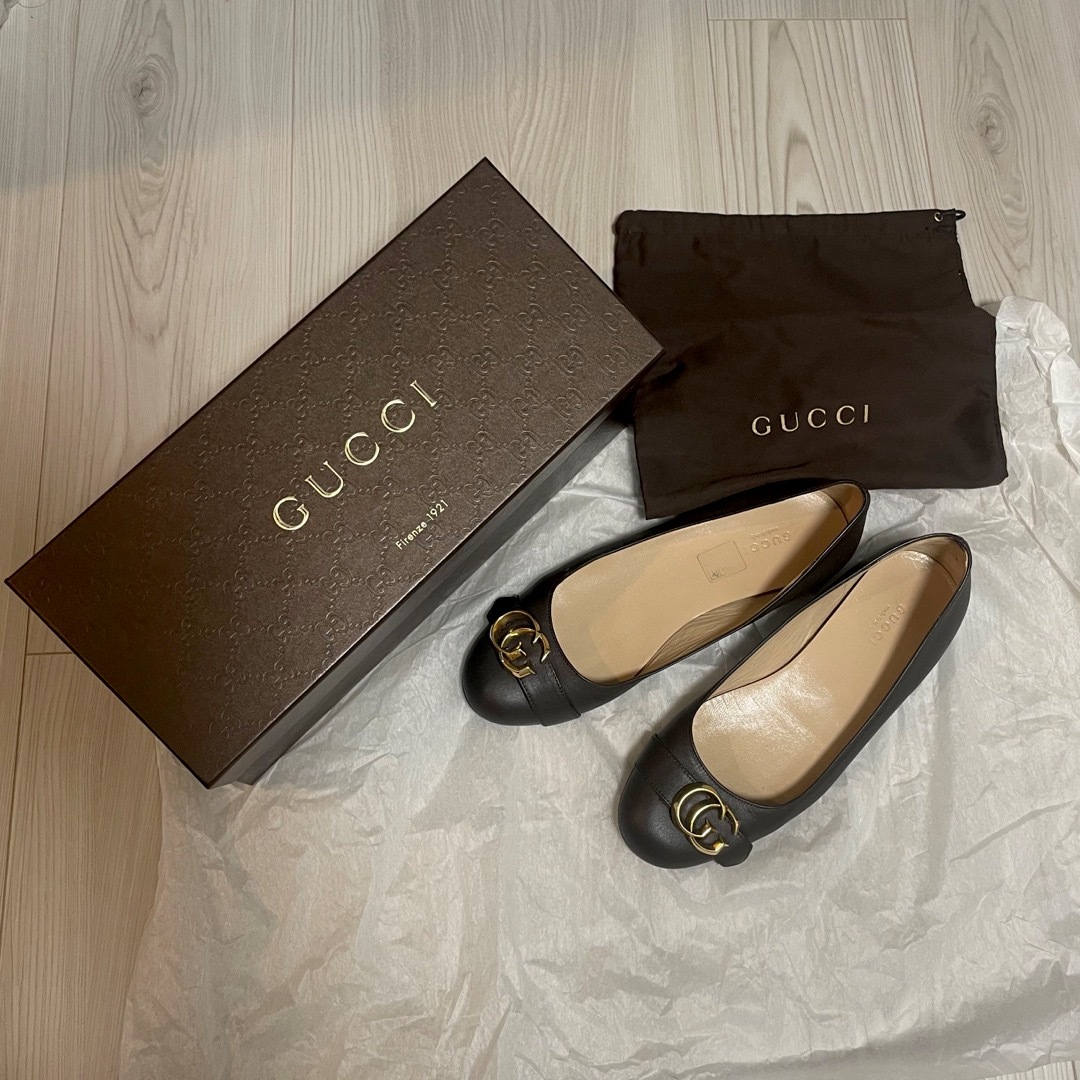 Gucci - GUCCI マーモントゴールドパンプス フラットシューズの通販 by ...