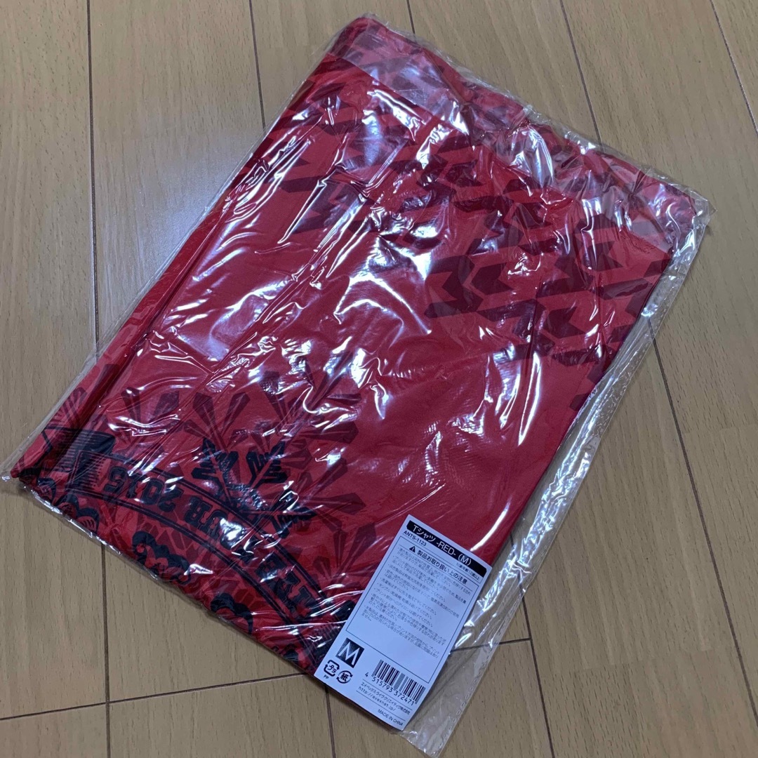 東方神起(トウホウシンキ)の東方神起 WITH ライブグッズTシャツ-RED- Mサイズ エンタメ/ホビーのタレントグッズ(アイドルグッズ)の商品写真