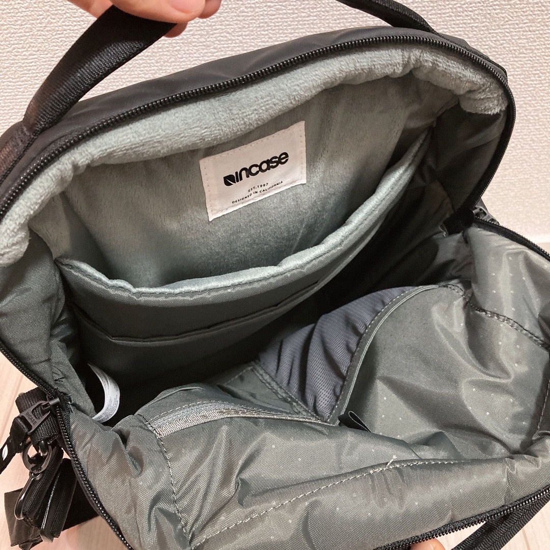 Incase(インケース)の極美品 INCASE インケース メンズ ショルダーバッグ ボディーバッグ  メンズのバッグ(ショルダーバッグ)の商品写真