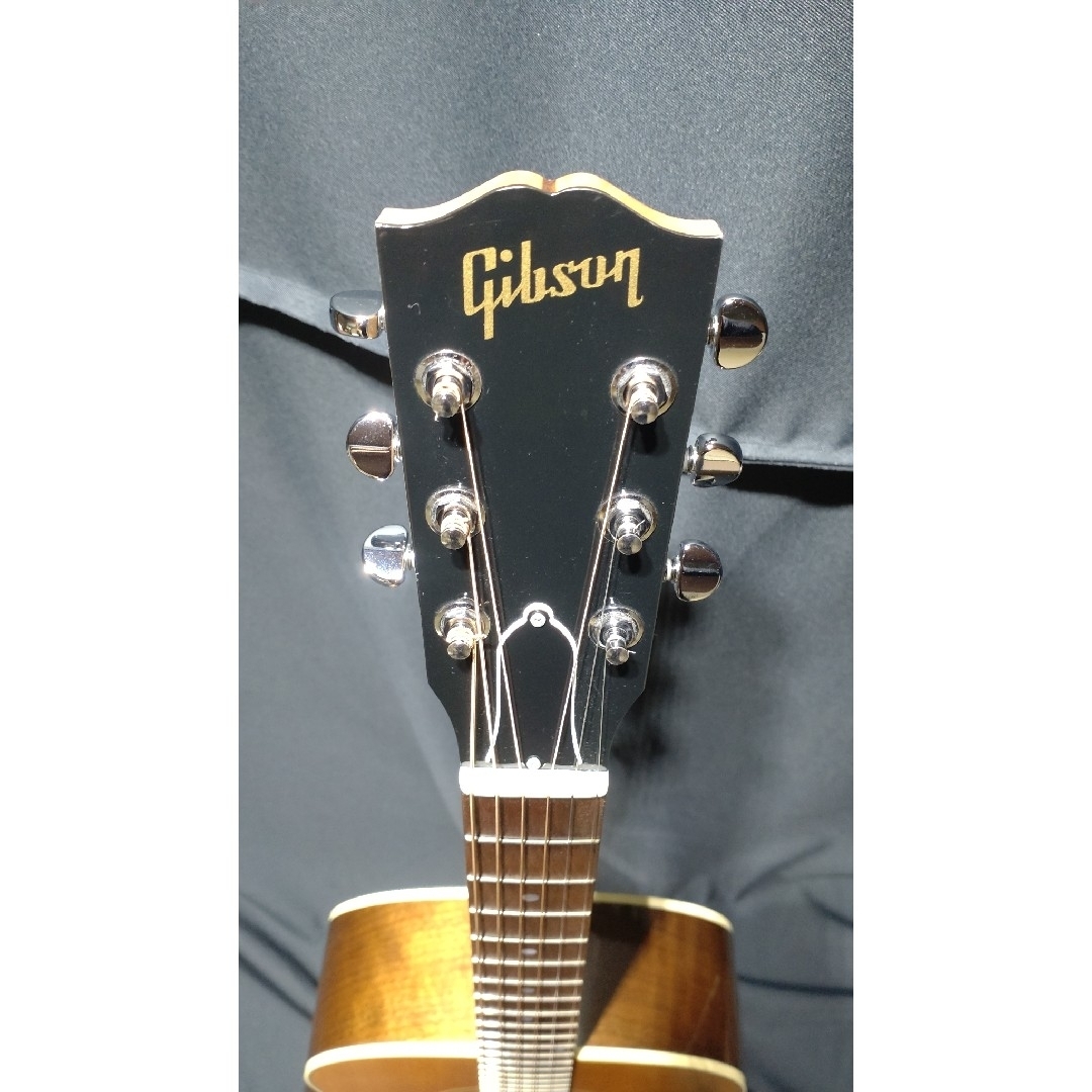 Gibson(ギブソン)のGibson J-15 Antique Natural 楽器のギター(アコースティックギター)の商品写真