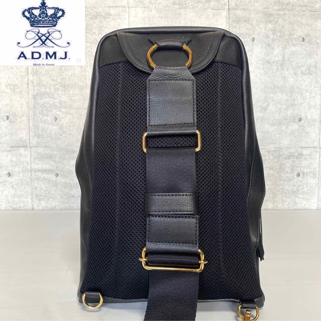 美品】A.D.M.J レザー 黒 ゴールド金具 ショルダークロスボディ 美品】A.D.M.J レザー 黒 ゴールド金具 ショルダークロスボディ