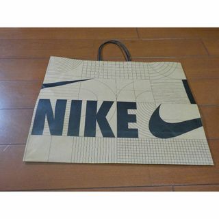 ナイキ(NIKE)のNIKE　ナイキ　ショッパー　紙袋　買い物に　ブランド(その他)