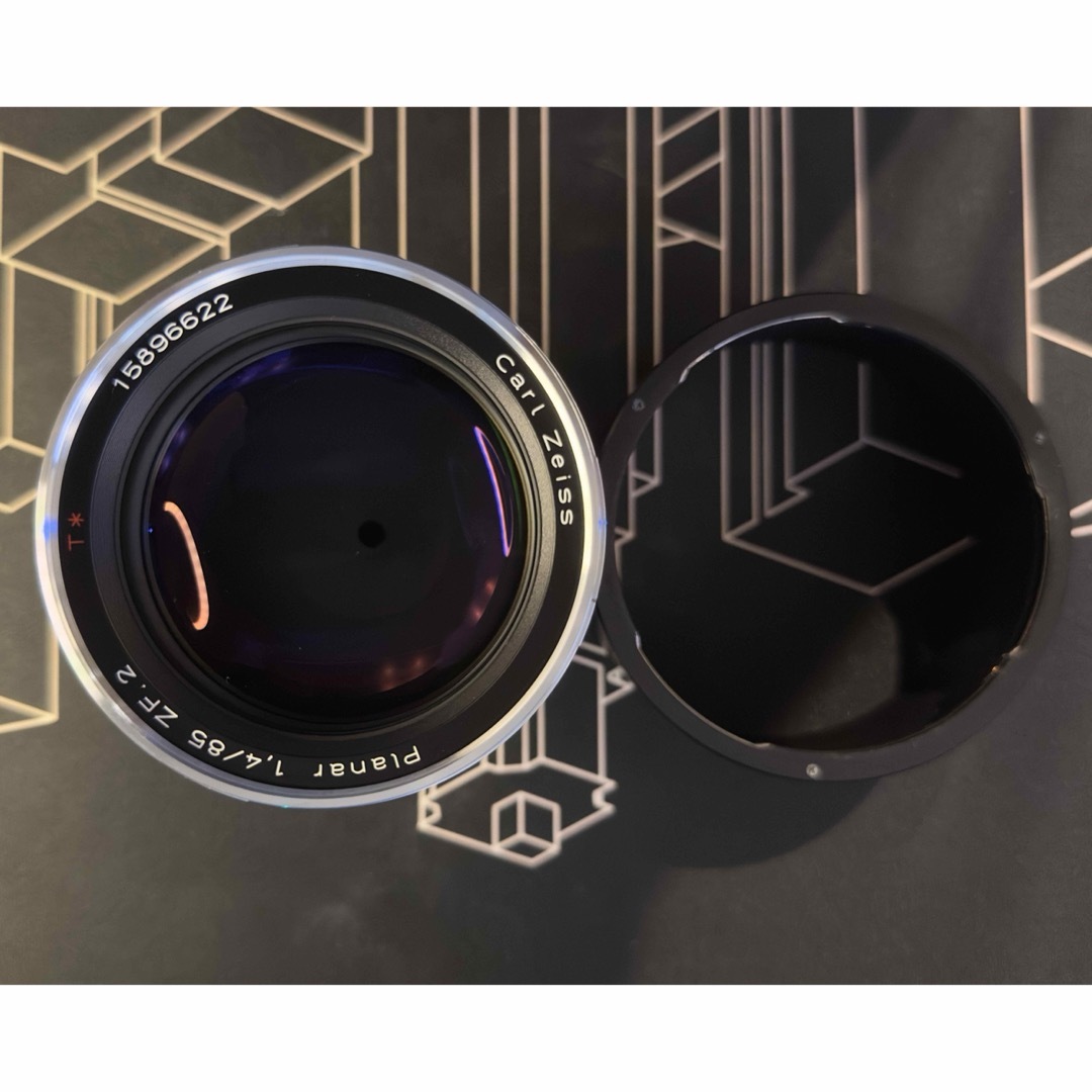 ZEISS(カールツァイス)のCarl Zeiss Planar T* 85mm F1.4 ニコンF用 スマホ/家電/カメラのカメラ(レンズ(単焦点))の商品写真
