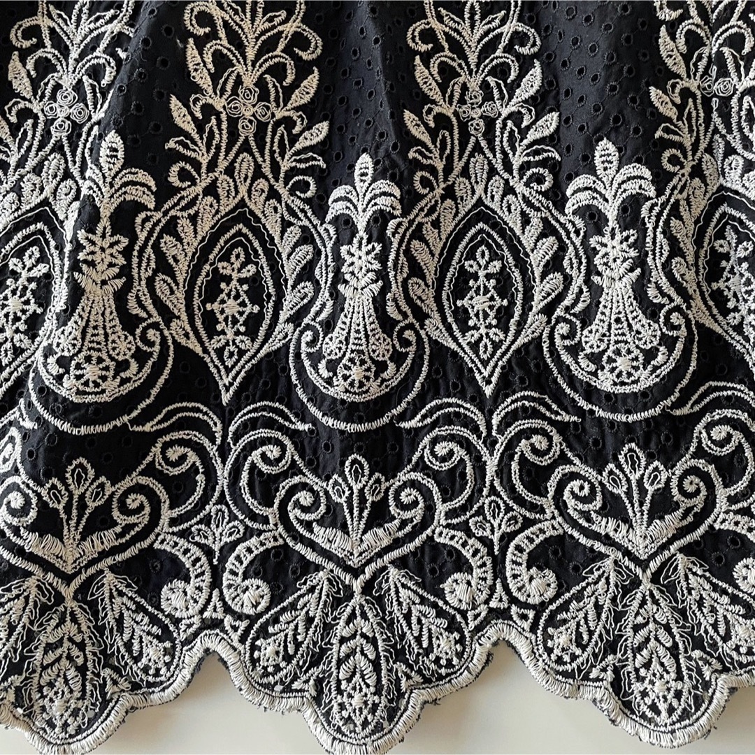 FRAGILE(フラジール)のフラジール(三陽商会) 総レースと刺繍がとても美しい♪お洒落なスカート♪ レディースのスカート(ひざ丈スカート)の商品写真