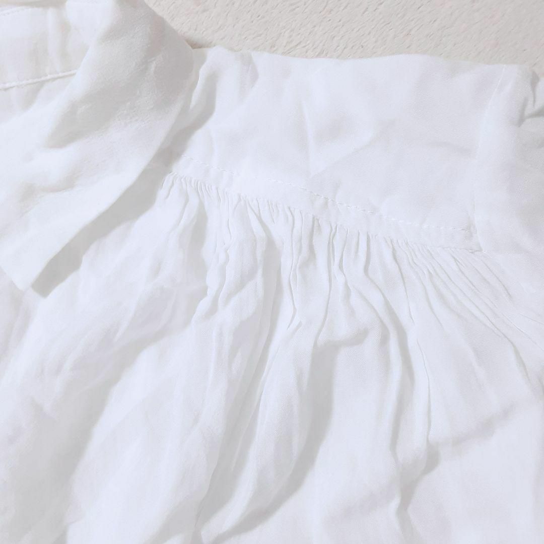 UNIQLO(ユニクロ)の【VIS】ビス☆シャーリングロングシャツ　シワ加工　白　レーヨン100　ゆったり レディースのジャケット/アウター(ナイロンジャケット)の商品写真