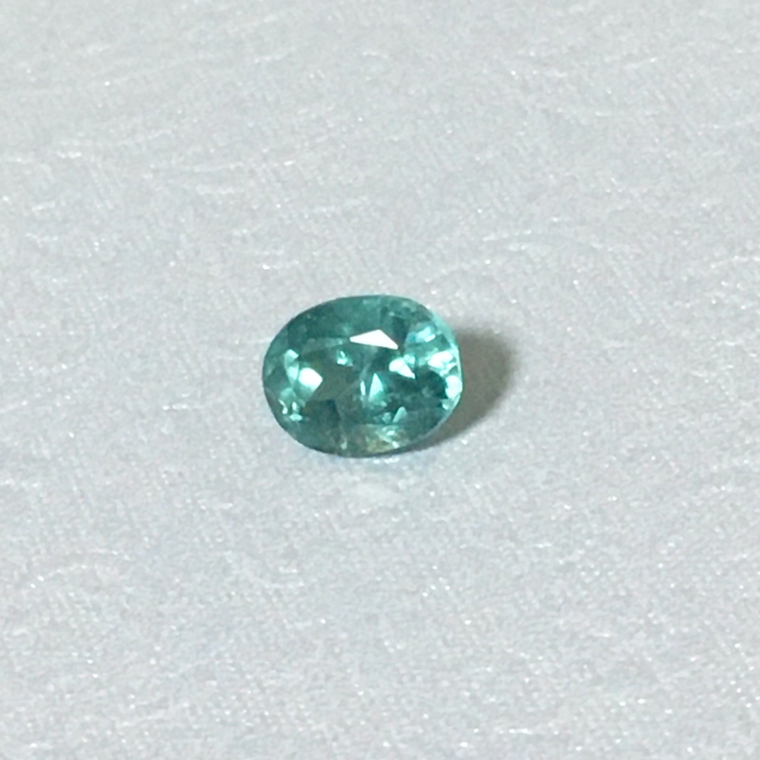 ブルートルマリン　1.7ct  オーバルカットルース レディースのアクセサリー(その他)の商品写真