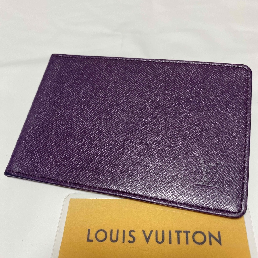 LOUIS VUITTON(ルイヴィトン)のLOUIS VUITTON タイガ パスケース パープル系 レディースのファッション小物(名刺入れ/定期入れ)の商品写真