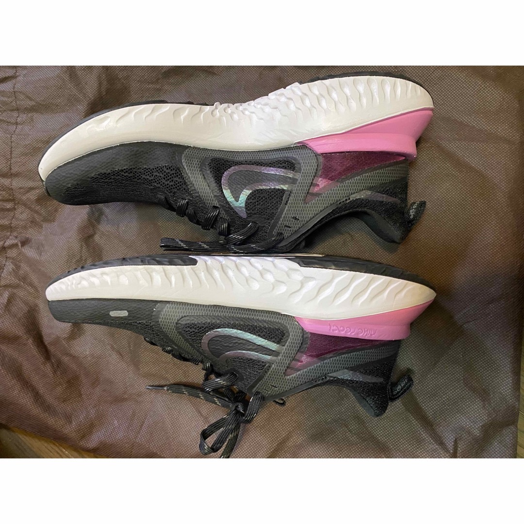 NIKE(ナイキ)のNike legend react 2 psychic pink 23.5 レディースの靴/シューズ(スニーカー)の商品写真